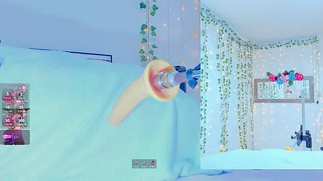Snapshot of Tiffanny_Love_ chatting on September 25, 9:19 am Tiffanny Love online show from September 25, 9:19 am