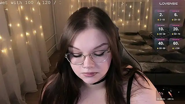 EvaBae online show from November 22, 9:50 pm