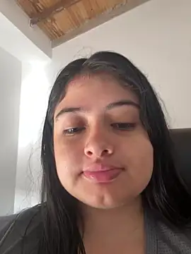 Stephania 18 online show from February 8, 1:59 pm