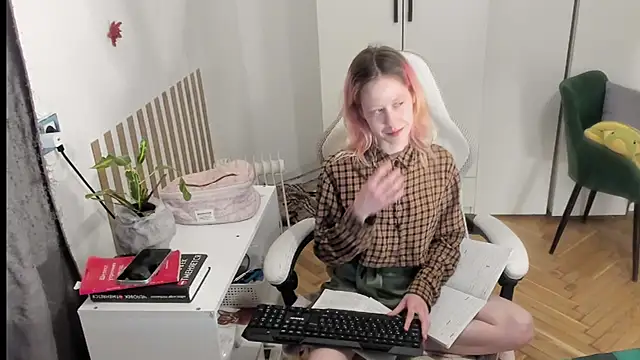 Silly  Milly online show from May 27, 1:57 am