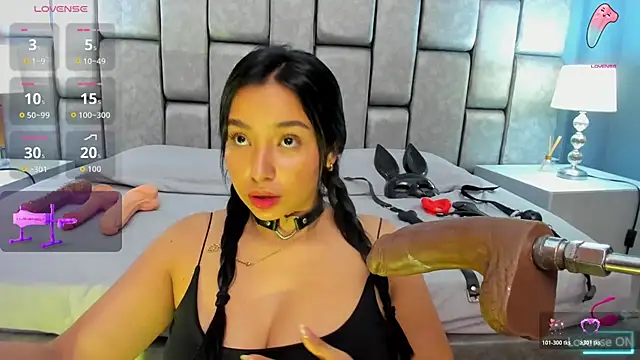 AniEvans  online show from March 30, 11:21 am