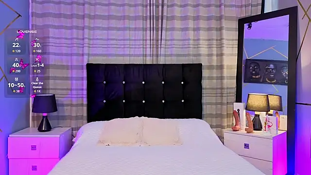 Megan Do Santos online show from November 22, 8:44 pm