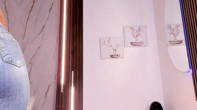 mia six66 online show from March 19, 12:20 pm