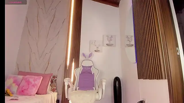 mia six66 online show from September 16, 12:02 pm