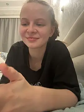 wrenlie online show from November 12, 4:49 pm