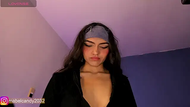 Snapshot of mabel_candy chatting on September 9, 1:44 pm mabel candy online show from September 9, 1:44 pm