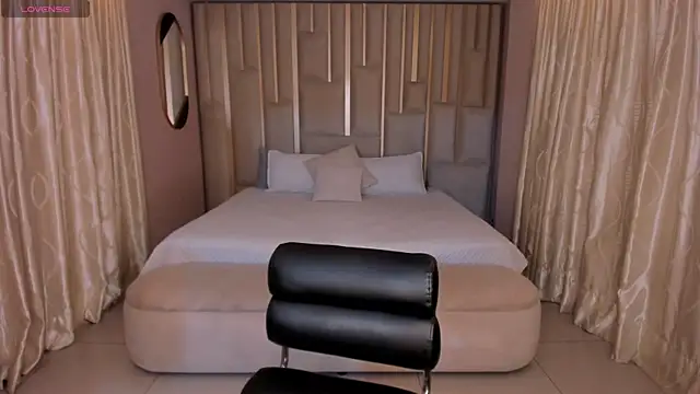 MariaHerrera  online show from December 15, 7:41 pm