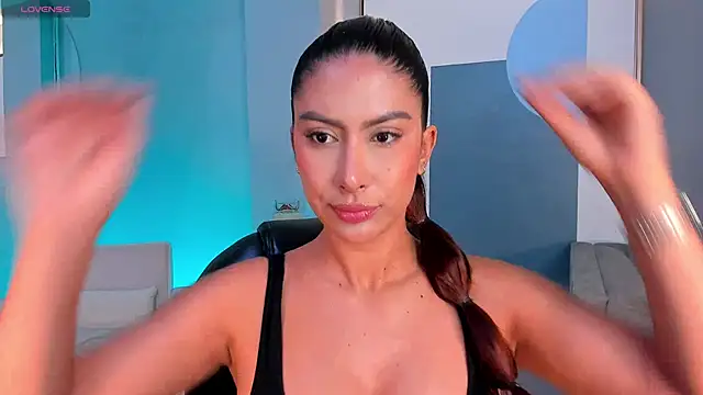 Snapshot of ArianaDumont chatting on October 18, 11:24 am ArianaDumont online show from October 18, 11:24 am