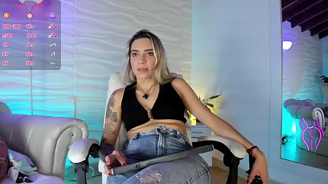 Snapshot of mariablonde_ chatting on September 15, 7:43 pm mariablonde online show from September 15, 7:43 pm