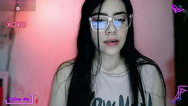 Snapshot of LauGrayJ chatting on October 12, 10:34 pm LauGrayJ online show from October 12, 10:34 pm