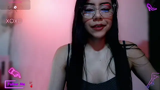 Snapshot of LauGrayJ chatting on October 4, 9:41 pm LauGrayJ online show from October 4, 9:41 pm