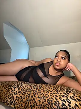 AUNYXXX online show from June 16, 8:10 pm