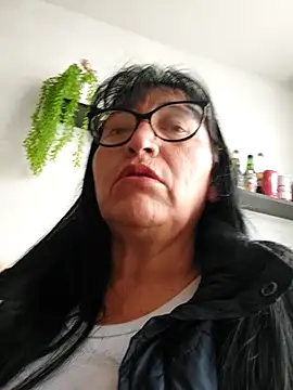 Snapshot of clarita_01 chatting on September 26, 1:31 pm clarita 01 online show from September 26, 1:31 pm