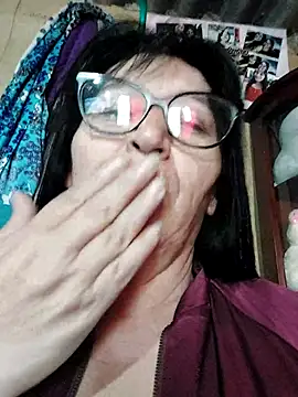 Snapshot of clarita_01 chatting on October 3, 12:10 pm clarita 01 online show from October 3, 12:10 pm
