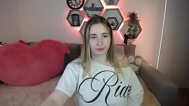 SabrinViolet online show from July 20, 10:39 am