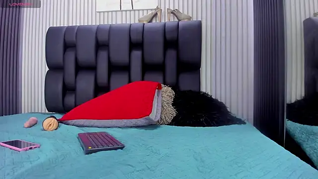 PamelaAnderson 2 online show from April 11, 8:12 pm