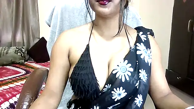 Queenhimanshi online show from May 31, 9:04 am