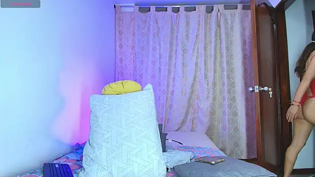 Luciana Ortiz1 online show from April 7, 1:40 am