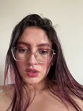 VioletPearson online show from March 13, 2:07 pm