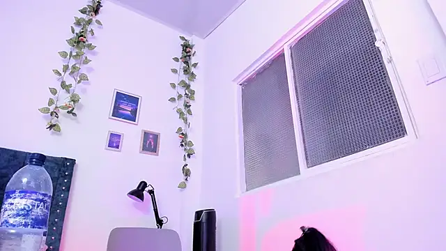katia  dann online show from May 30, 10:27 pm