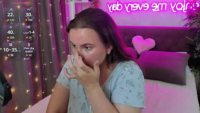 FeralPeach online show from July 31, 7:09 am