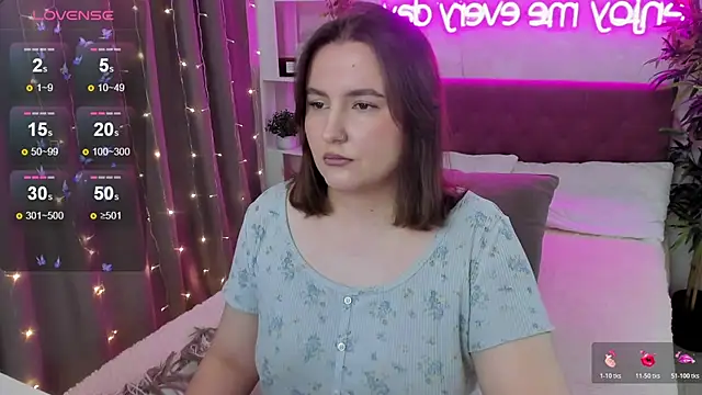 FeralPeach online show from November 14, 5:40 am