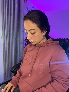 Ady 18 online show from March 21, 6:46 pm