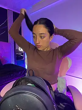 Ady 18 online show from April 14, 7:25 pm