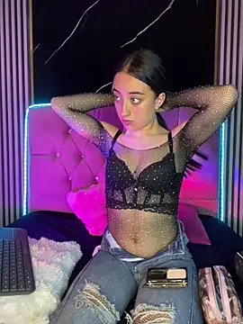 Snapshot of Ady_18 chatting on October 16, 6:43 pm Ady 18 online show from October 16, 6:43 pm