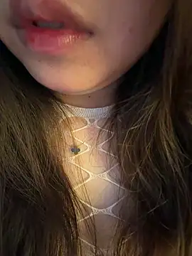 Hotellinh12 online show from May 13, 3:51 pm