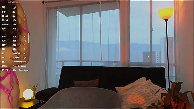 mssjulia online show from April 5, 11:04 pm