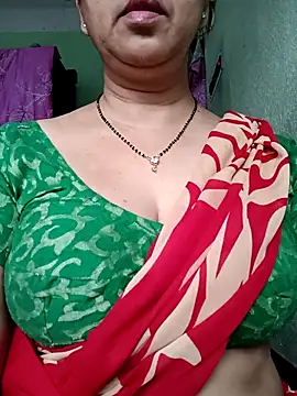 Snapshot of Rosy-B chatting on October 17, 12:36 am Rosy-B online show from October 17, 12:36 am