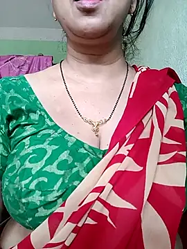 Snapshot of Rosy-B chatting on September 13, 1:02 am Rosy-B online show from September 13, 1:02 am