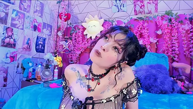 Alicebenett online show from March 6, 10:49 pm