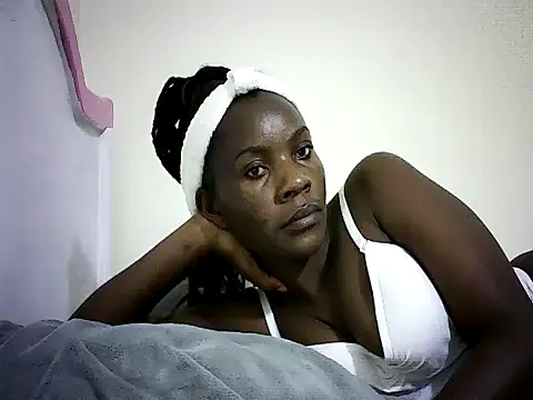 Snapshot of Pierra77 chatting on September 30, 1:39 pm Pierra77 online show from September 30, 1:39 pm
