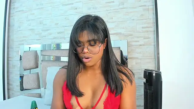 Snapshot of julianna_smith_ chatting on September 22, 7:12 pm julianna smith online show from September 22, 7:12 pm