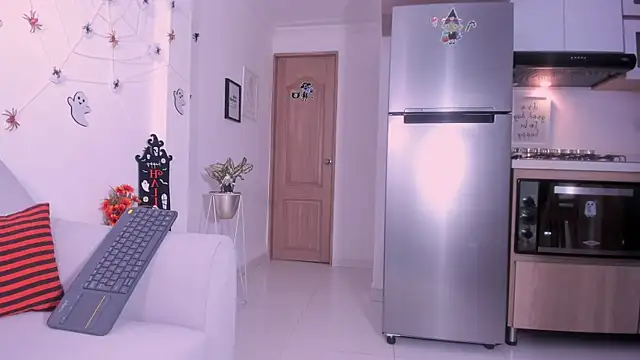 DannaHyde online show from October 10, 5:51 pm