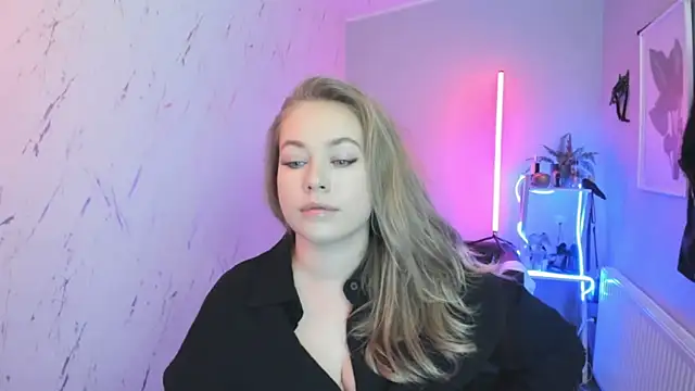 Snapshot of holly_xglam chatting on October 17, 6:55 pm holly xglam online show from October 17, 6:55 pm