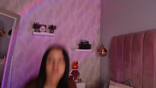 LeenaBrown online show from October 20, 12:41 pm