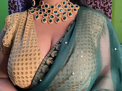 Snapshot of Aishwarya_101_ chatting on September 19, 12:15 pm Aishwarya 101 online show from September 19, 12:15 pm