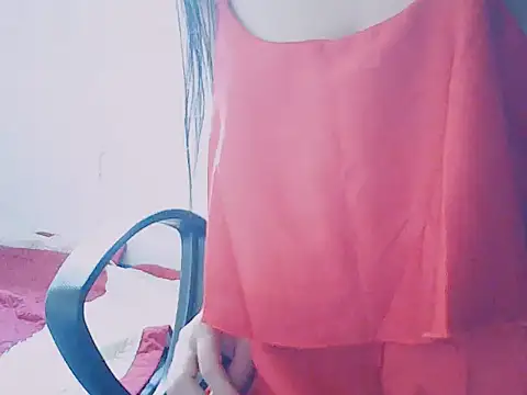 Snapshot of Haralushiaaax chatting on October 13, 5:32 am Haralushiaaax online show from October 13, 5:32 am