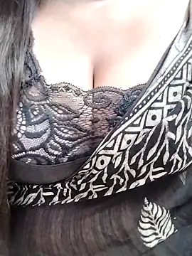 Snapshot of Miss-khwahish chatting on October 17, 2:37 am Miss-khwahish online show from October 17, 2:37 am