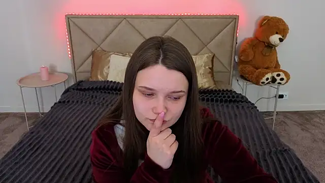 MagicPeachh  online show from April 22, 6:54 am