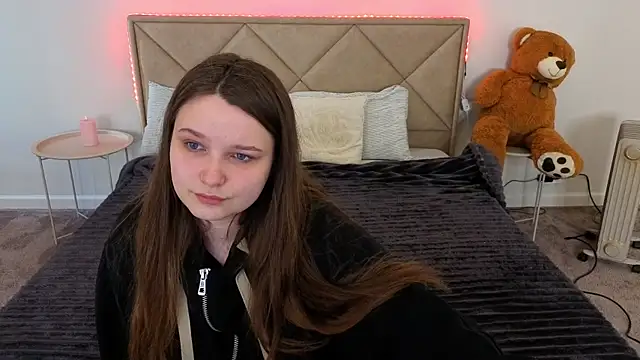 MagicPeachh  online show from April 24, 6:49 am