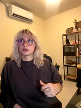 Snapshot of Ramona_Flower chatting on October 13, 1:08 am Ramona Flower online show from October 13, 1:08 am