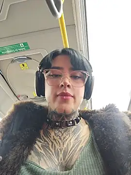 taaylor33 online show from March 10, 4:44 pm