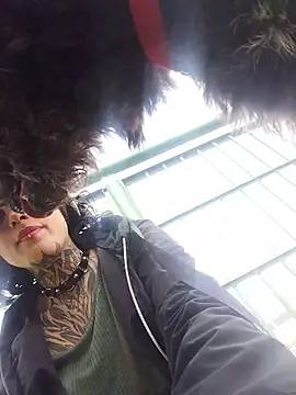 taaylor33 online show from February 12, 7:59 pm