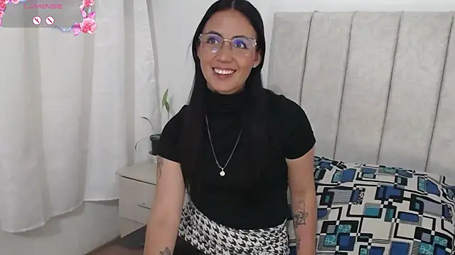 Snapshot of anny_roberts chatting on October 12, 10:01 pm anny roberts online show from October 12, 10:01 pm