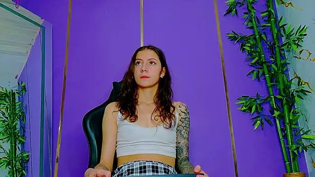 Snapshot of scarlet-jonesx chatting on October 11, 5:12 am scarlet-jonesx online show from October 11, 5:12 am