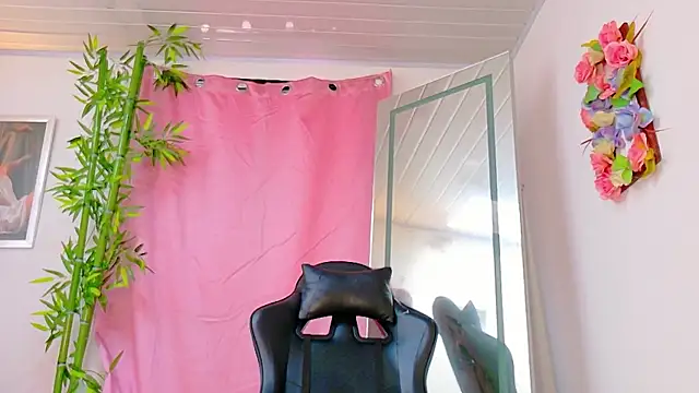 scarlet-jonesx online show from June 19, 3:26 pm